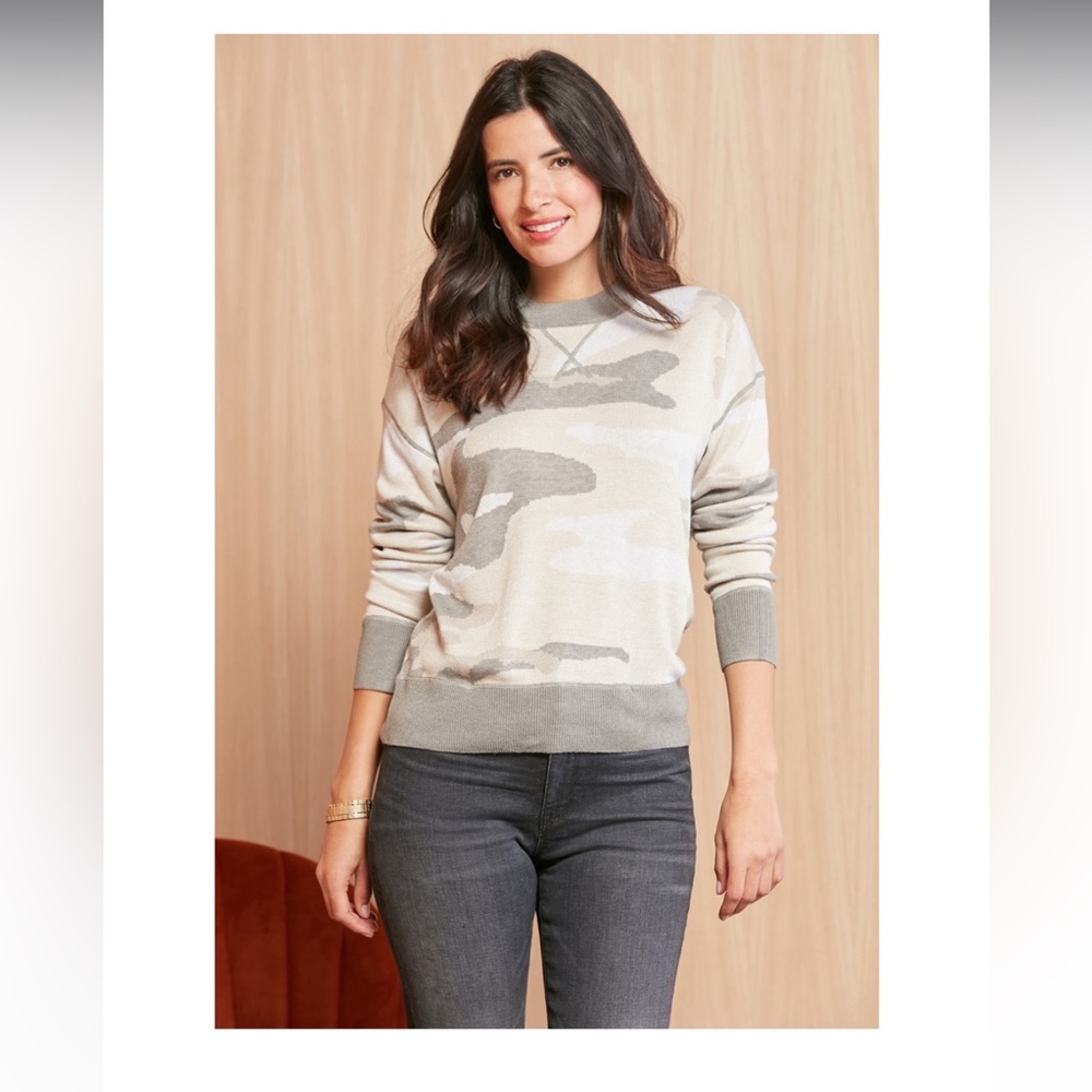 John + Jenn camo pullover - medium